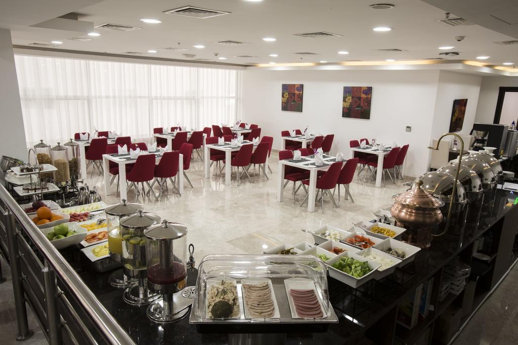 The Town Hotel Doha Ngoại thất bức ảnh