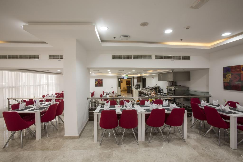 The Town Hotel Doha Ngoại thất bức ảnh